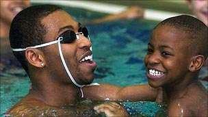 黑人为何不会游泳-少年中国评论