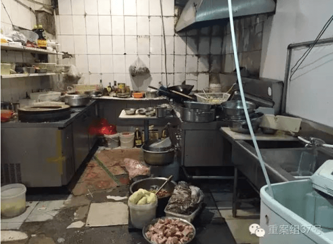 如何评价《百度外卖 16 家餐厅隐身城中村：售过期菜，剪刀拌饭》-少年中国评论
